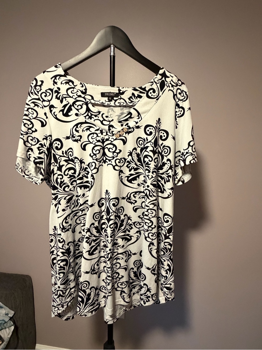 Black and White Printed Short Sleeve Top